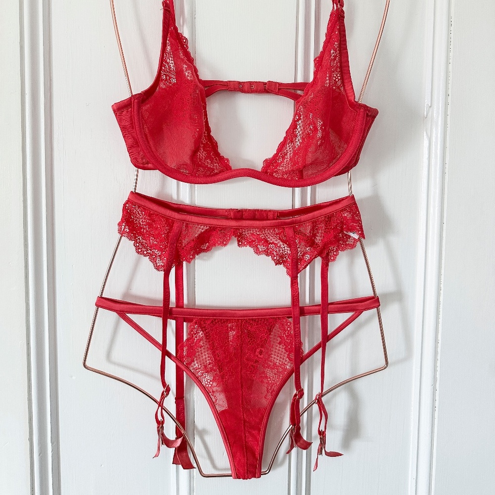 Lounge Underwear 'Angelina' Pink Lace 3-Piece Set 34B / S / S